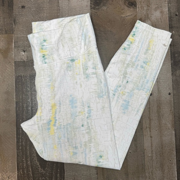 Fabletics Leggings with Subtle Multicolor Accents size large - Picture 12 of 12